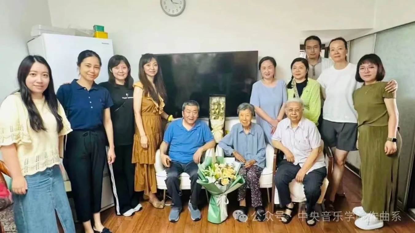 https://mmbiz.qpic.cn/sz_mmbiz_jpg/CZf23wichcjFeicfZhicx8sSZNRb7WQUIPMjTKTlgnlNYuHZLDCekGP4SicLicXjn48DdjQVu1JT1wnpTK7f65osYCQ/640?wx_fmt=jpeg&from=appmsg